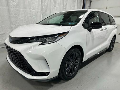 2025 Toyota Sienna XSE 7 Passenger