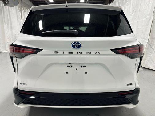 2025 Toyota Sienna XSE 7 Passenger
