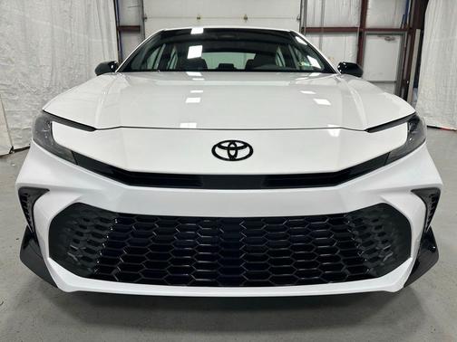 Ice Cap 2026 Toyota Camry SE