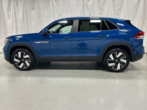 2025 Volkswagen Atlas Cross Sport 2.0T SE w/Technology 4MOTION