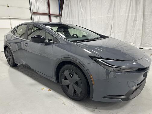 2025 Toyota Prius LE