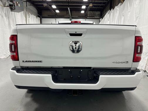 Bright White Clearcoat 2024 RAM 3500 Laramie Crew Cab 4x4 8' Box
