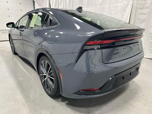 2025 Toyota Prius XLE