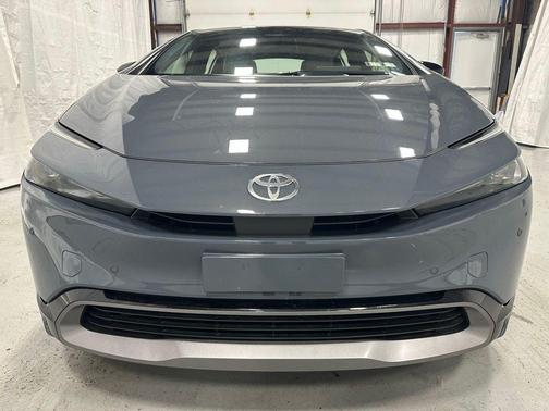 2025 Toyota Prius XLE