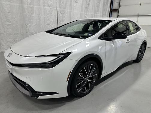 2025 Toyota Prius XLE