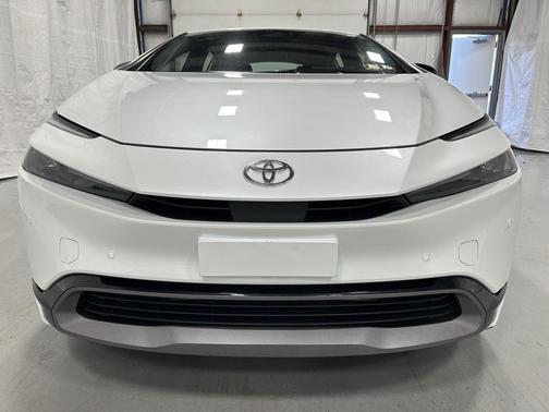 2025 Toyota Prius XLE