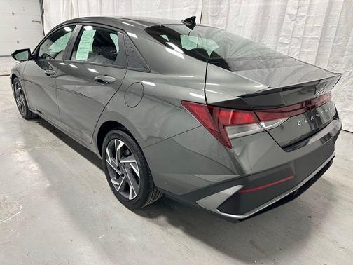 2025 Hyundai ELANTRA Sport