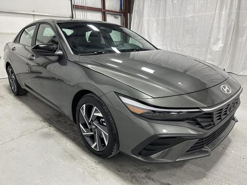 2025 Hyundai ELANTRA Sport