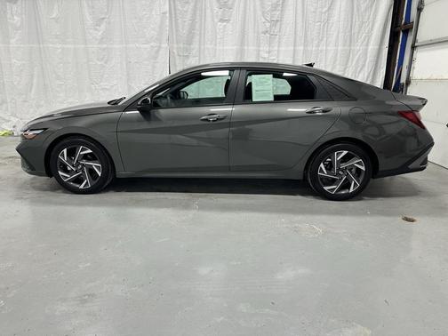 2025 Hyundai ELANTRA Sport