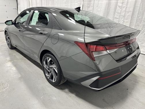 2025 Hyundai ELANTRA Sport