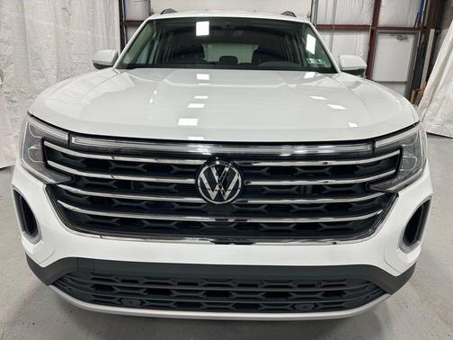 2025 Volkswagen Atlas 2.0T SE w/Technology 4MOTION