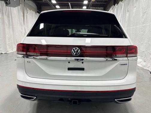 2025 Volkswagen Atlas 2.0T SE w/Technology 4MOTION