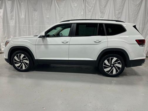2025 Volkswagen Atlas 2.0T SE w/Technology 4MOTION