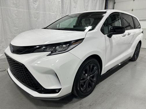 2025 Toyota Sienna XSE 7 Passenger