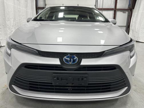 2025 Toyota Corolla Hybrid XLE