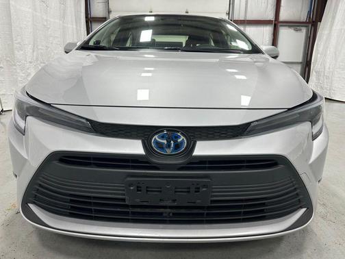 2025 Toyota Corolla Hybrid XLE