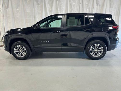 Mosaic Black Metallic 2026 Chevrolet Equinox 1LT