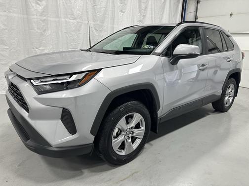 2025 Toyota RAV4 Hybrid XLE