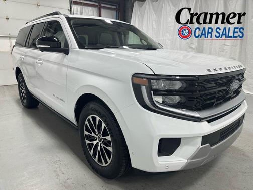 Oxford White 2025 Ford Expedition Platinum