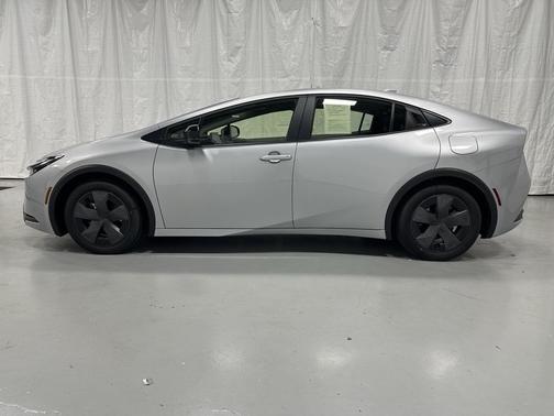 2024 Toyota Prius Prime SE