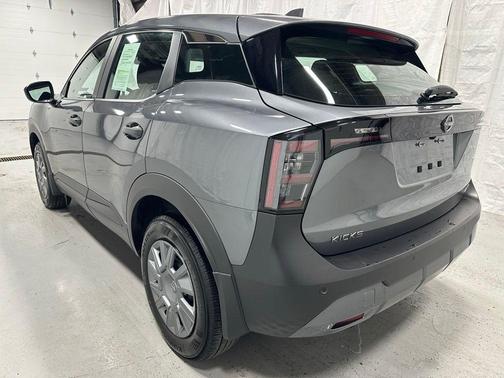 Gun Metallic 2025 Nissan Kicks S