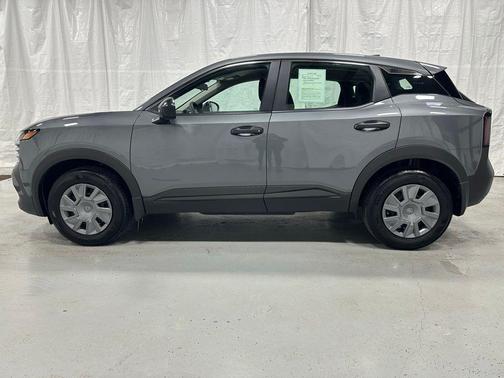 Gun Metallic 2025 Nissan Kicks S