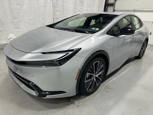 2025 Toyota Prius XLE