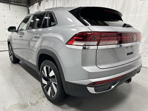 2025 Volkswagen Atlas Cross Sport 2.0T SE w/Technology 4MOTION
