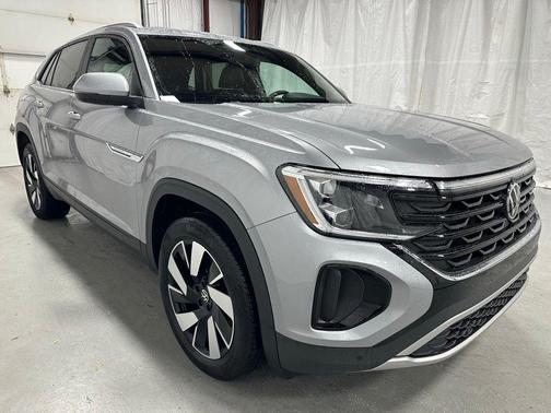 2025 Volkswagen Atlas Cross Sport 2.0T SE w/Technology 4MOTION