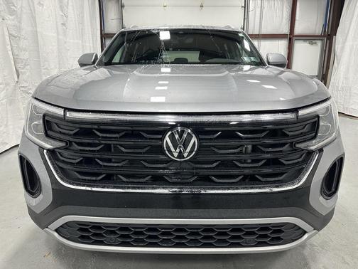 2025 Volkswagen Atlas Cross Sport 2.0T SE w/Technology 4MOTION