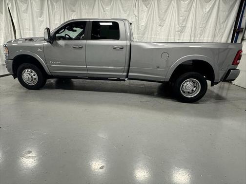 2024 RAM 3500 Limited Crew Cab 4x4 8' Box