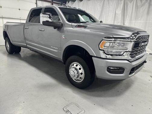 2024 RAM 3500 Limited Crew Cab 4x4 8' Box