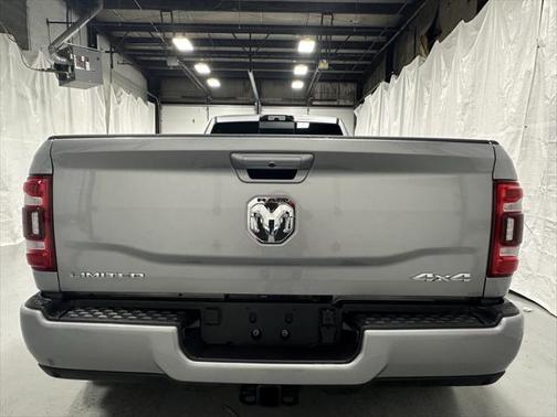 2024 RAM 3500 Limited Crew Cab 4x4 8' Box