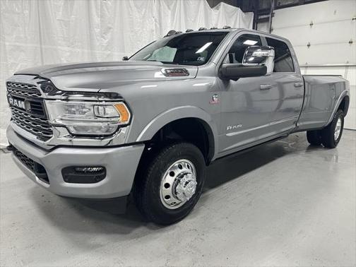2024 RAM 3500 Limited Crew Cab 4x4 8' Box