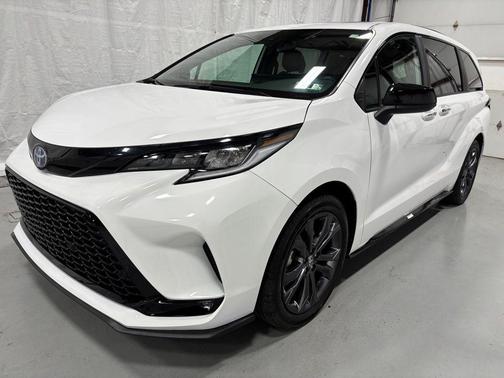 Ice Cap 2025 Toyota Sienna XSE 7 Passenger