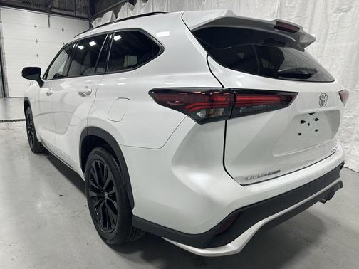 2025 Toyota Highlander XSE