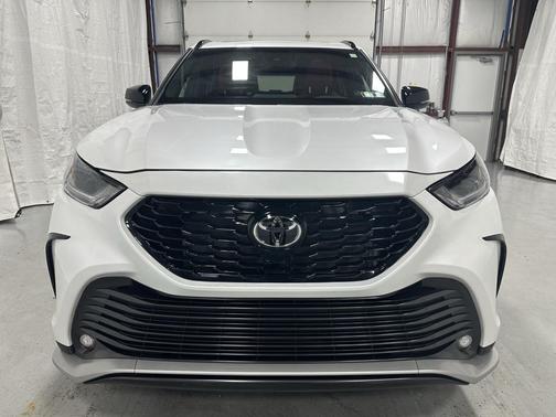 2025 Toyota Highlander XSE