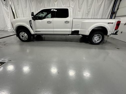 2023 Ford F-450 Platinum