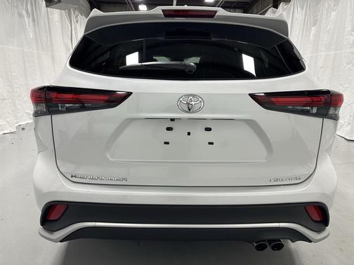 2025 Toyota Highlander XSE