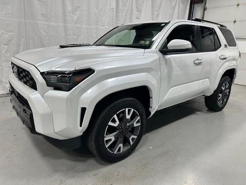 Wind Chill Pearl 2025 Toyota 4Runner TRD Sport