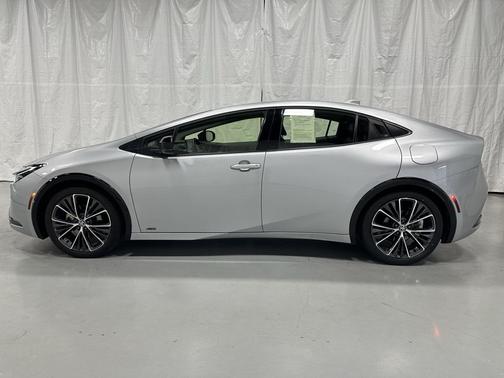 2024 Toyota Prius XLE