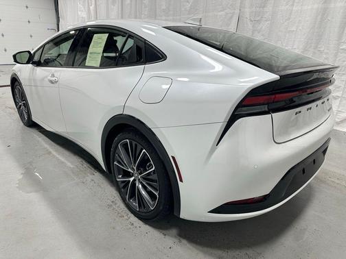 2025 Toyota Prius XLE