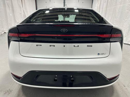 2025 Toyota Prius XLE