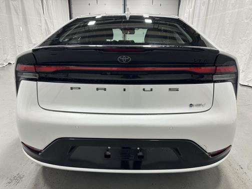2025 Toyota Prius XLE