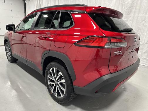 2025 Toyota Corolla Cross XLE