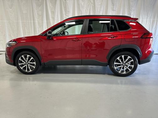 2025 Toyota Corolla Cross XLE