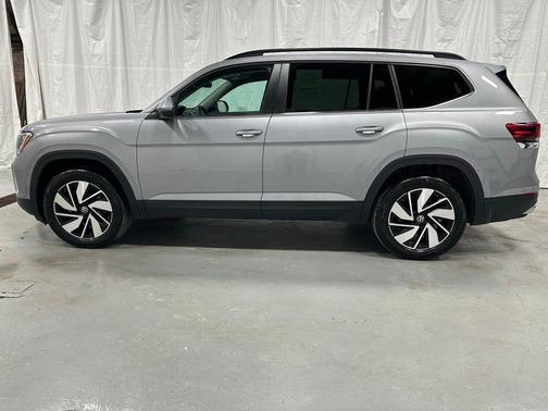 2025 Volkswagen Atlas 2.0T SE w/Technology 4MOTION