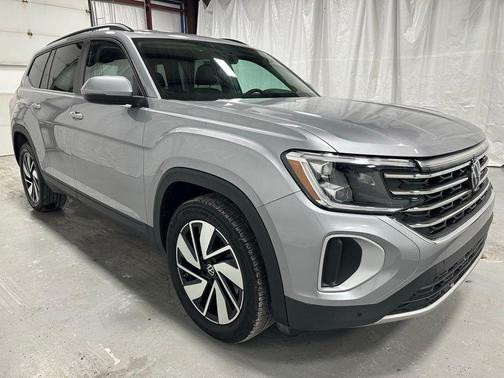 2025 Volkswagen Atlas 2.0T SE w/Technology 4MOTION