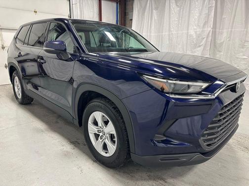 2025 Toyota Highlander LE