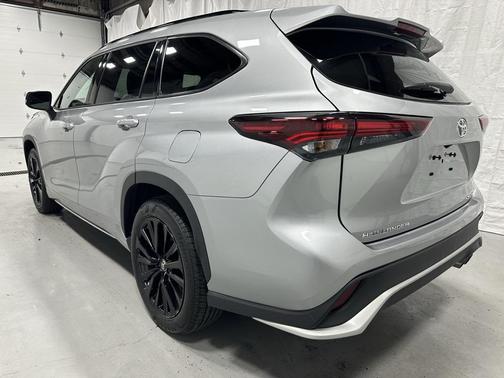 2025 Toyota Highlander XSE